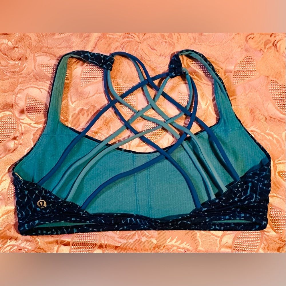 Lululemon bra - Picture 2 of 3
